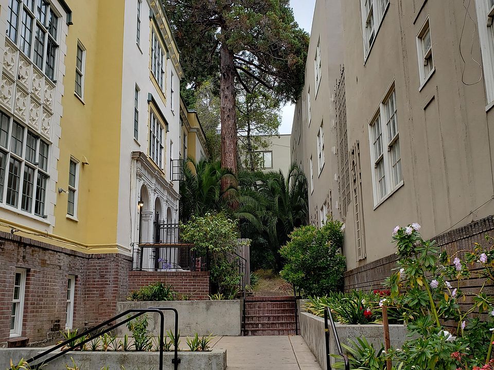 Building Photo 3