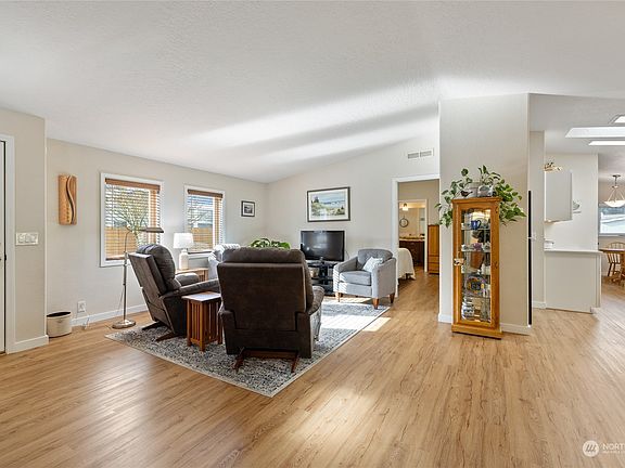 5th image of 15315 122nd Avenue Ct E #33