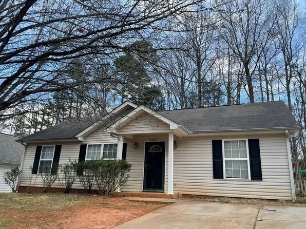 1227 Grass Meadows Ct, Charlotte, NC 28216