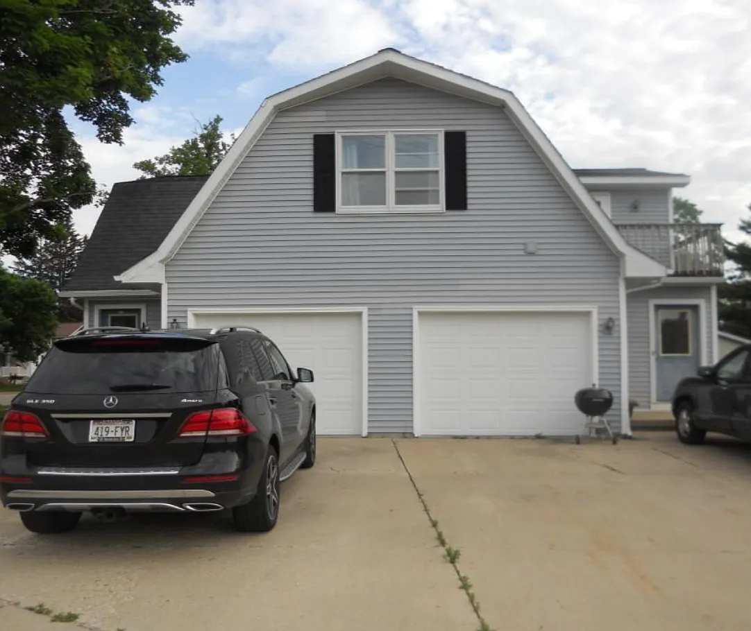 1 bed, 910 sqft, $1,350 — Photo 1