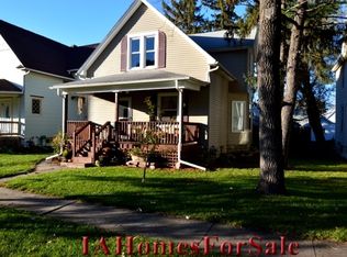 914 B Ave NW, Cedar Rapids, IA 52405