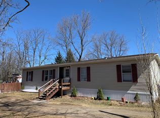32 Kent St, Keeseville, NY 12944