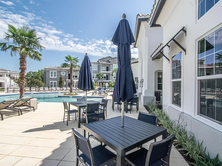 Shadetree Apartments — Photo 37