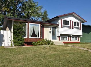 6151 E Penworth Rd SE, Calgary, AB T2A4J9