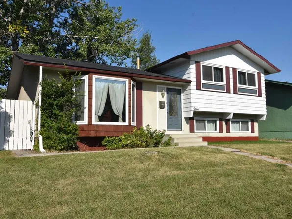 6151 E Penworth Rd SE, Calgary, AB T2A 4J9