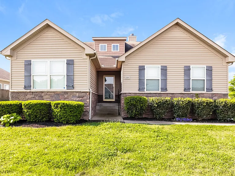 2337 Cason Trl — Photo 1