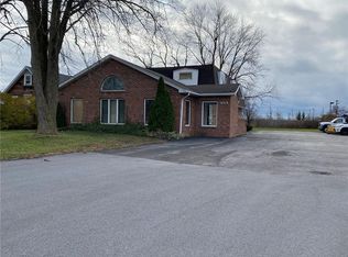 6218 Corwin Rd, Lockport, NY 14094