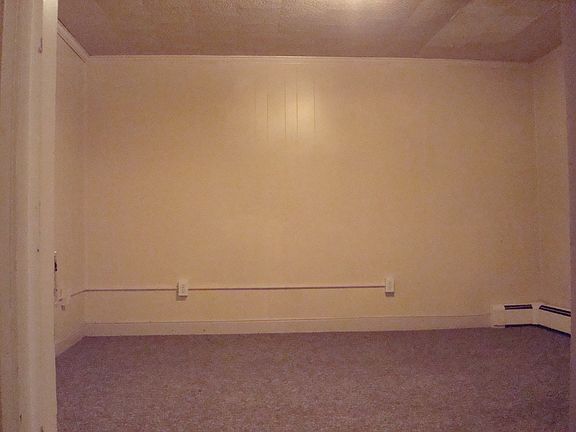Middle room
