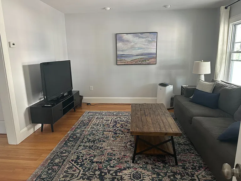 25 Warren St — Photo 6