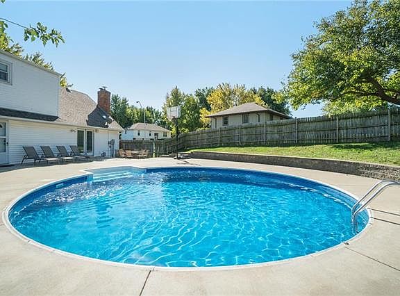 3rd image of 7501 NW 76th Pl