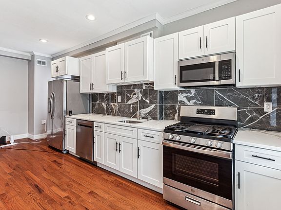 3rd image of 2075 E Allegheny Ave #1
