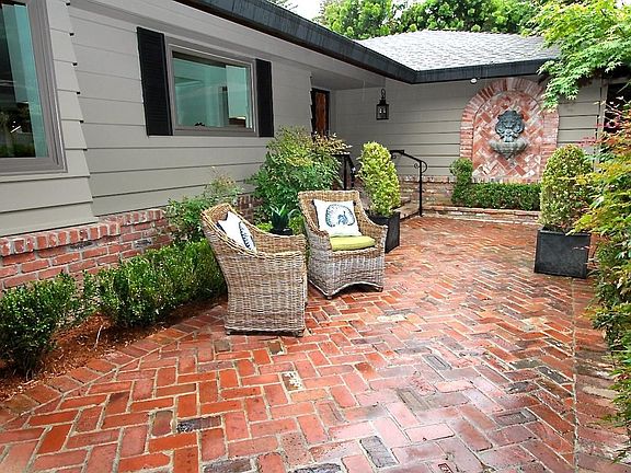 2nd image of 132 Mering Ct