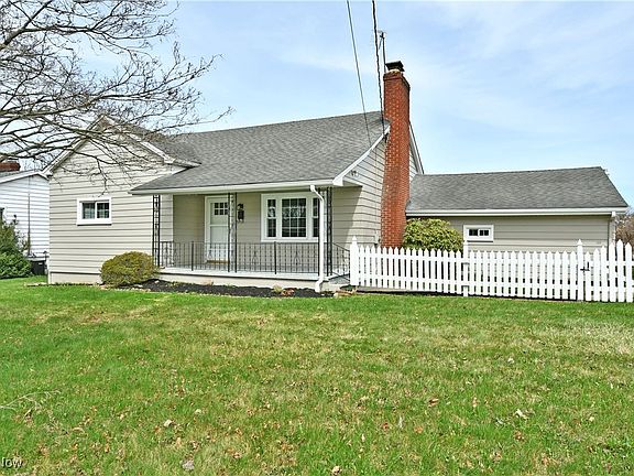 3rd image of 2898 Saginaw Dr