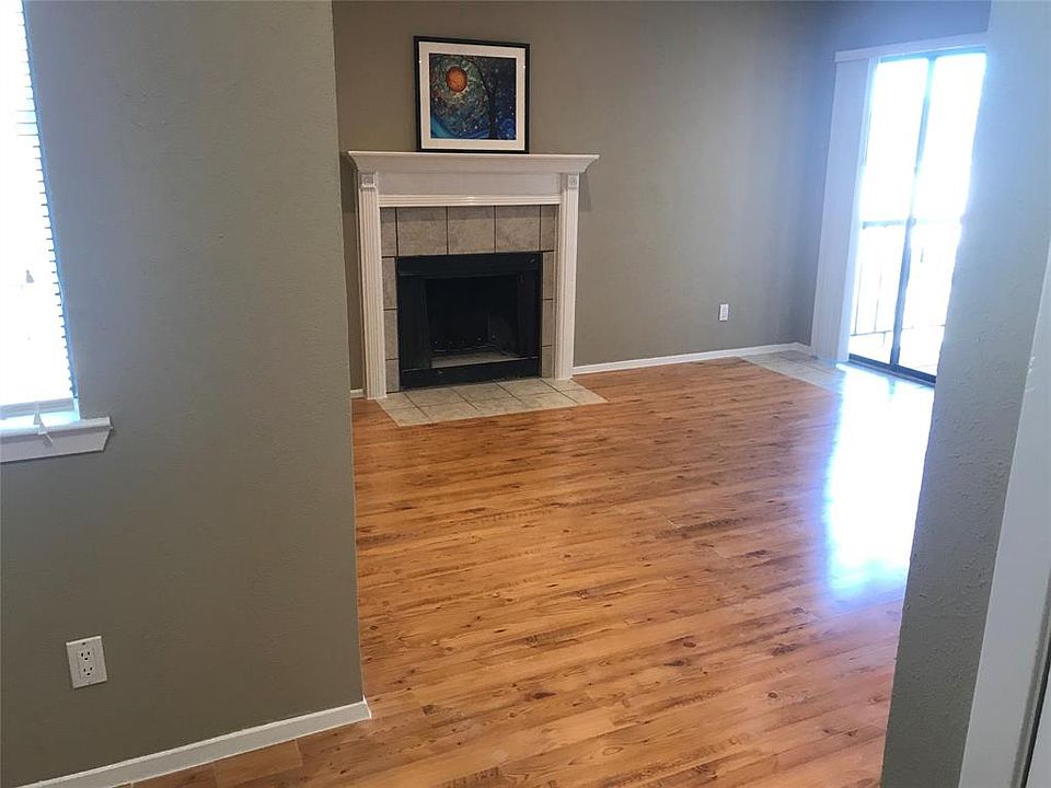 1st image of 1901 Holleman Dr #412
