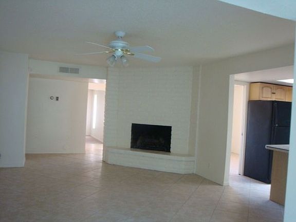 4th image of 3438 E Campbell Ave