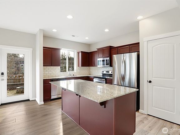 4th image of 4635 Greenwood Drive SW