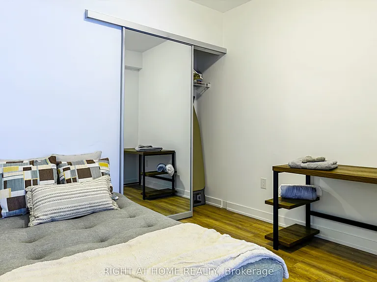 634 Church St #1401 — Photo 17