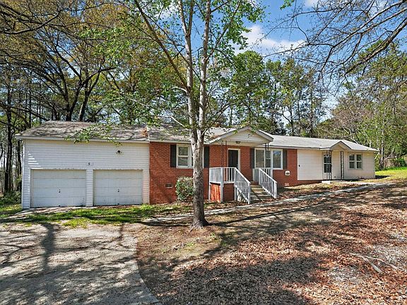 3rd image of 5 Larkin Ct