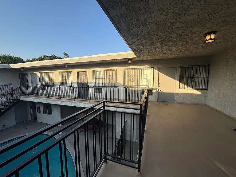 6460 Mammoth Ave #210 — Photo 10