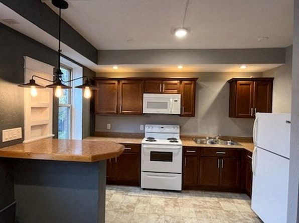 400 Elmwood Ave APT 404