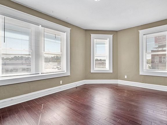 3rd image of 4517 S Kingshighway Blvd #678