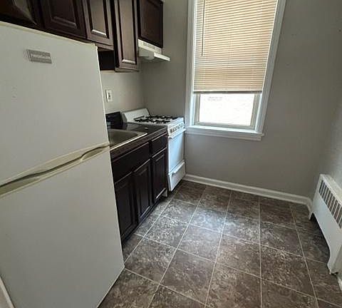 2nd image of 147 Vose Ave APT A2