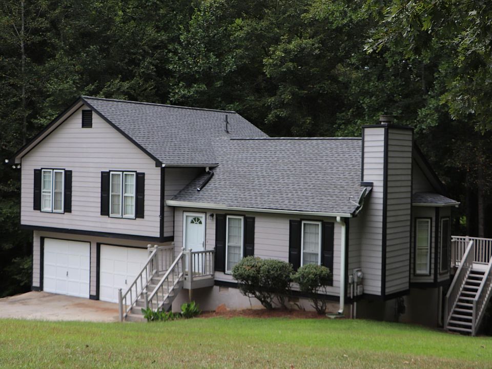 3 bedroom, 2 bath, 2 car garage, spacious living room, dining area with bay window and peaceful wooded back deck. Secluded, peaceful and private.