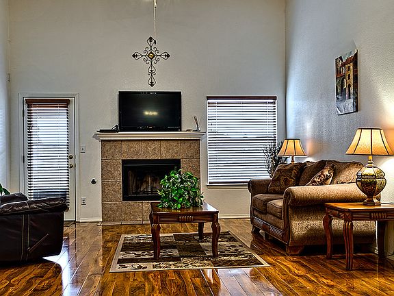 4th image of 844 Dakota River Ave