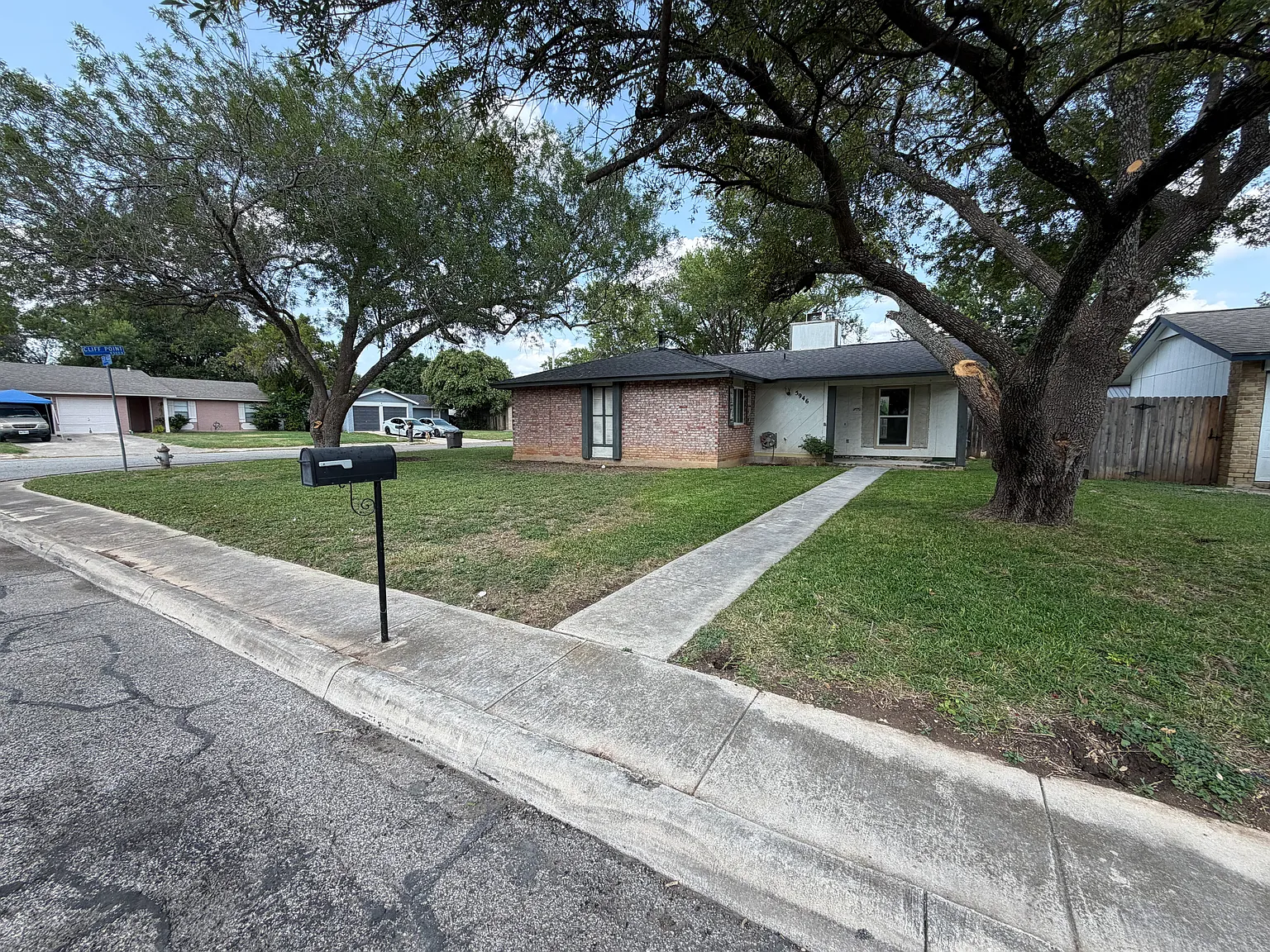 3 bed, 1097 sqft, $1,750 — Photo 1
