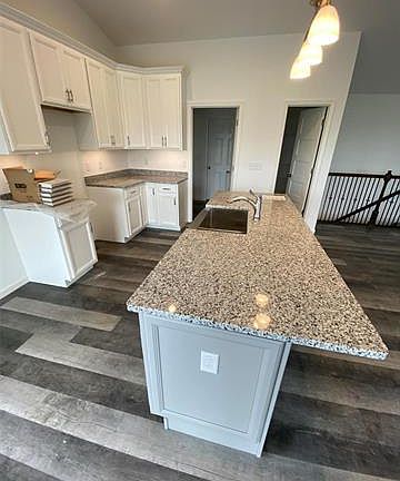 5th image of 7041 Richmond Dr