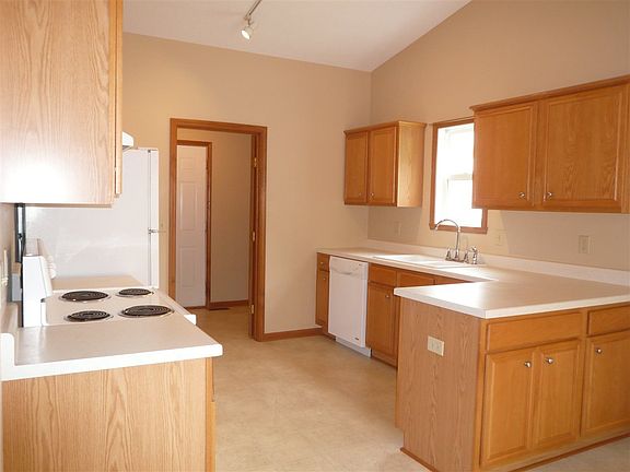 4th image of 4417 Allendale Ave