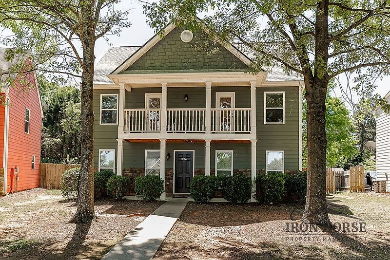1st image of 336 Bridgewater Cir