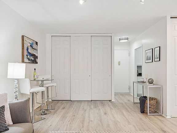 4th image of 407 Park Ave S APT 17F