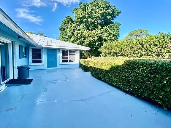 4th image of 2208 Nevarra Ave