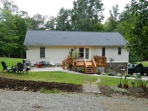 3rd image of 230 Vineyard Cir