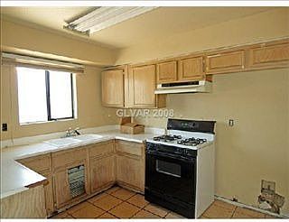 4th image of 1211 Ivy Ln