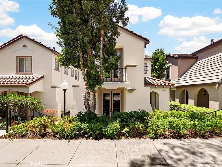 1300 McFadden Dr — Photo 1