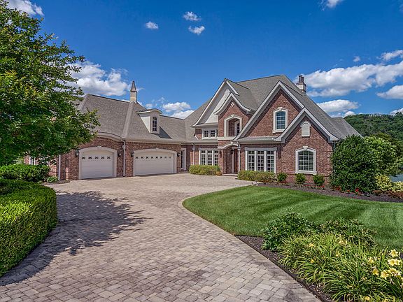 3rd image of 220 Bay Pointe Dr