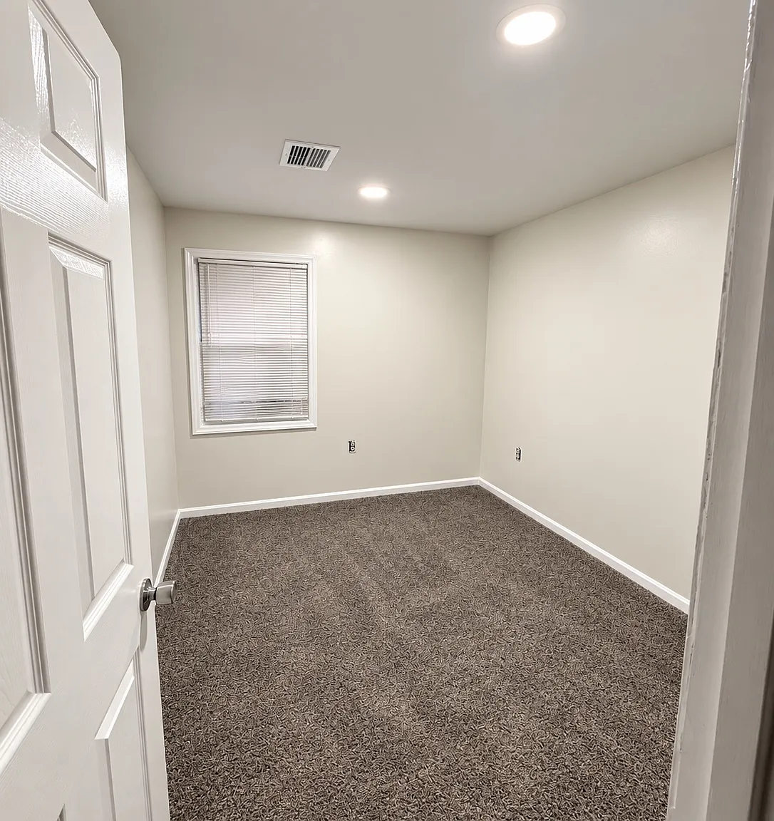4 bed, 1250 sqft, $1,675 — Photo 3