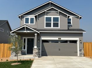 3643 NW 8th St, Redmond, OR 97756