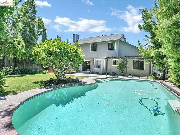 2nd image of 4009 Rocky Point Dr