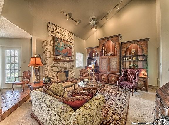 5th image of 8504 Echo Creek Ln