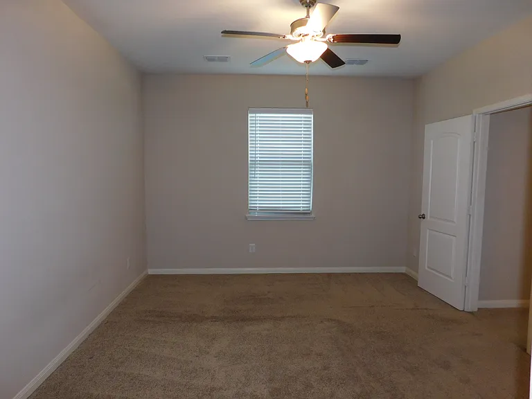 304 Aaron St — Photo 12