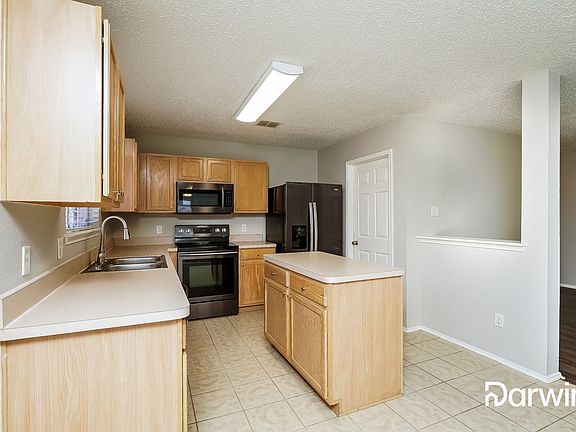 4th image of 1578 Thornhill Ln