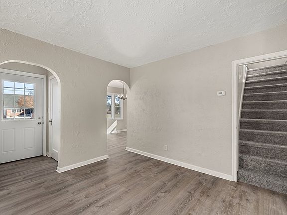 4th image of 1757 Park Ave W