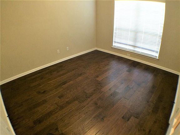 3rd image of 2525 Erec Dr