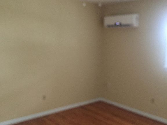 Main house 3 bedrooms and 2 bedrooms 