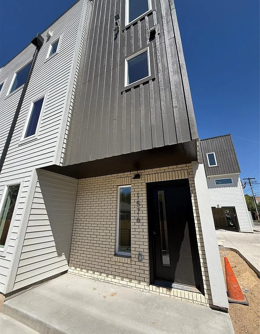 2 bed, 2.5 bath, 1489 sqft, $2,750 — Photo 1