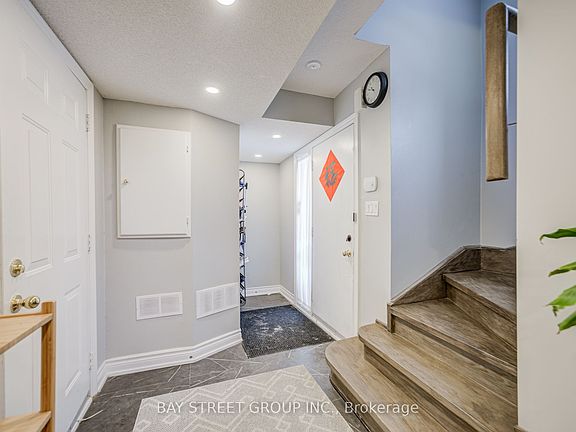 2nd image of 52 Leitchcroft Cres