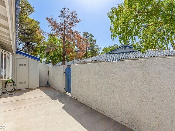3rd image of 2100 Willowbury Dr Unit C